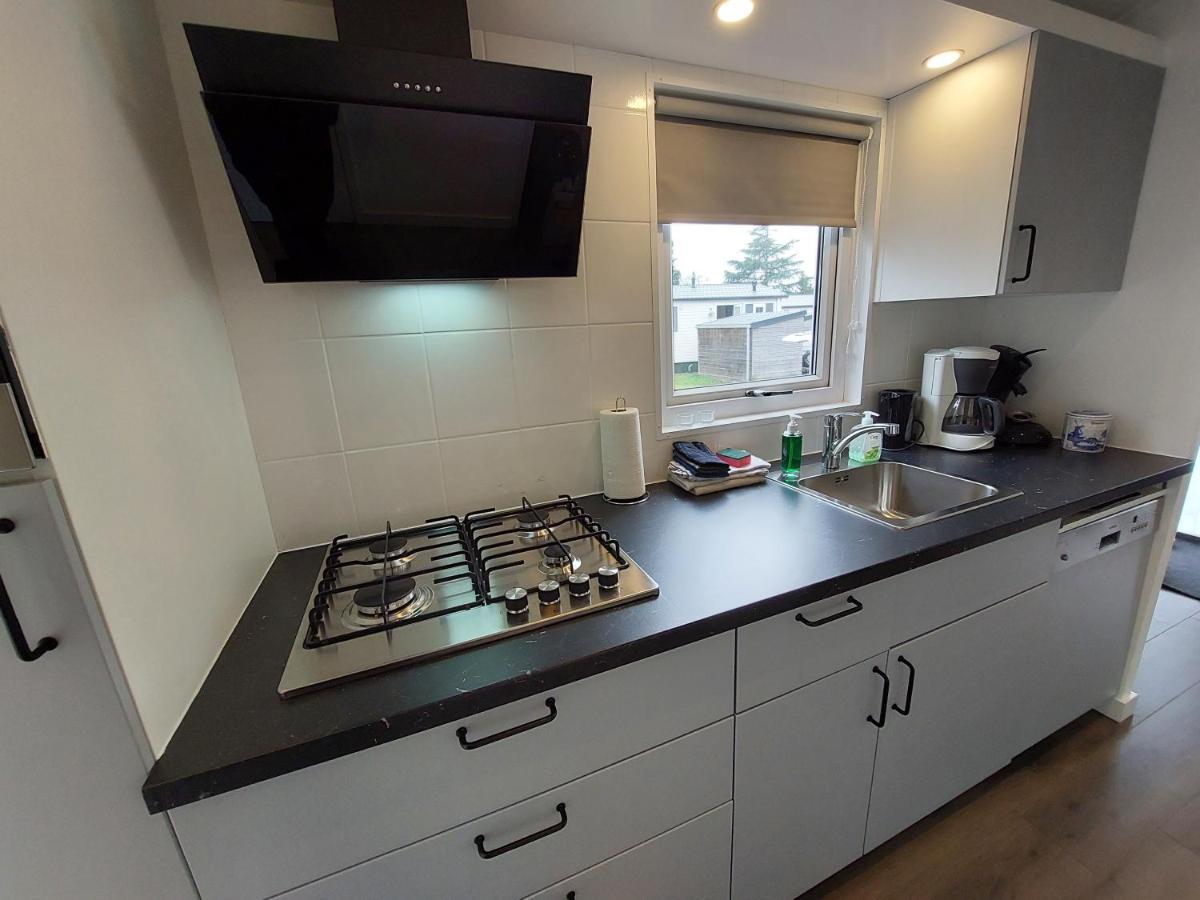Modern En Chic Chalet Tot 4 Personen Op De Veluwe Recreatiepark De Oude Driest Putten Exterior photo